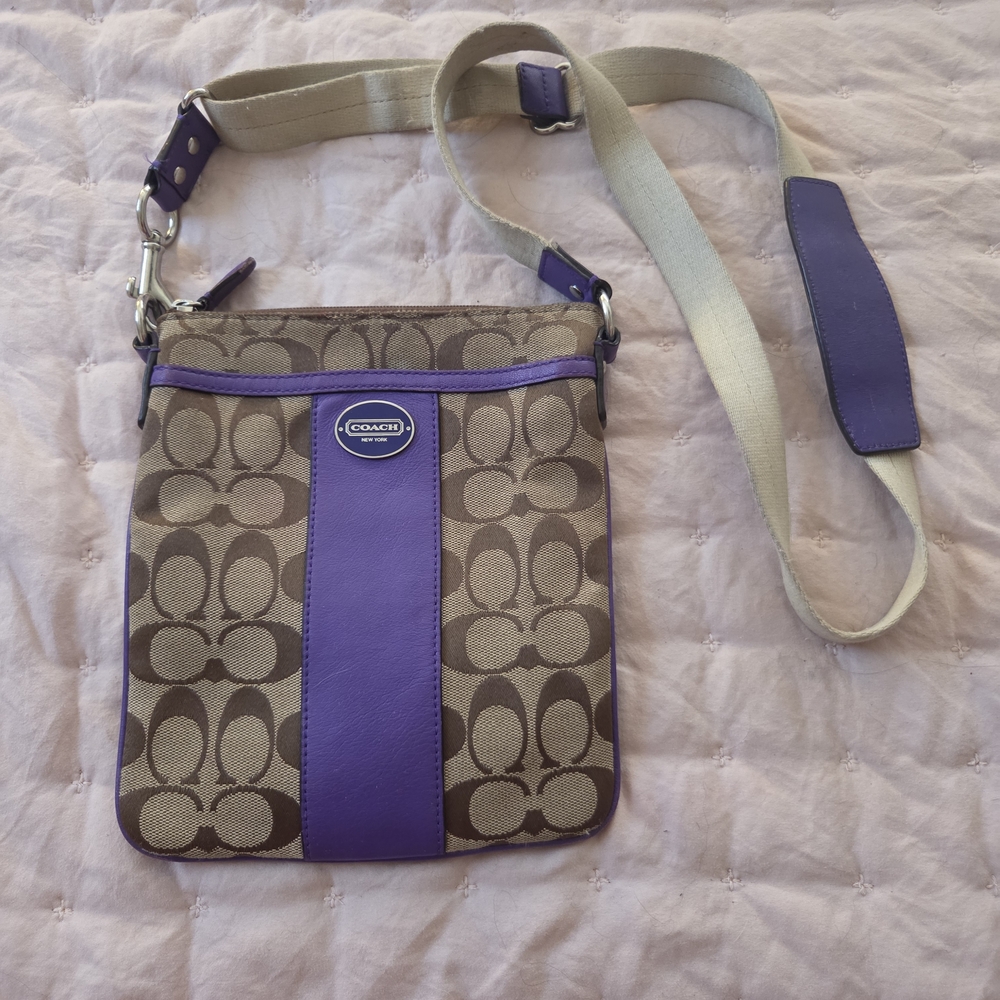 Coach Legacy Signature  Swingpack